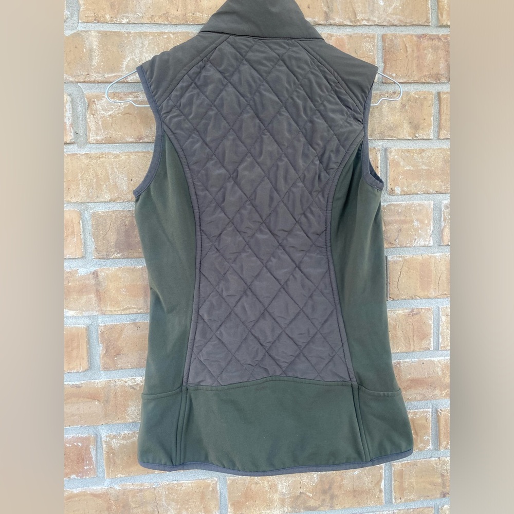 Athleta Upside Quilted Vest in Green ~ Size XXS - Picture 4 of 11